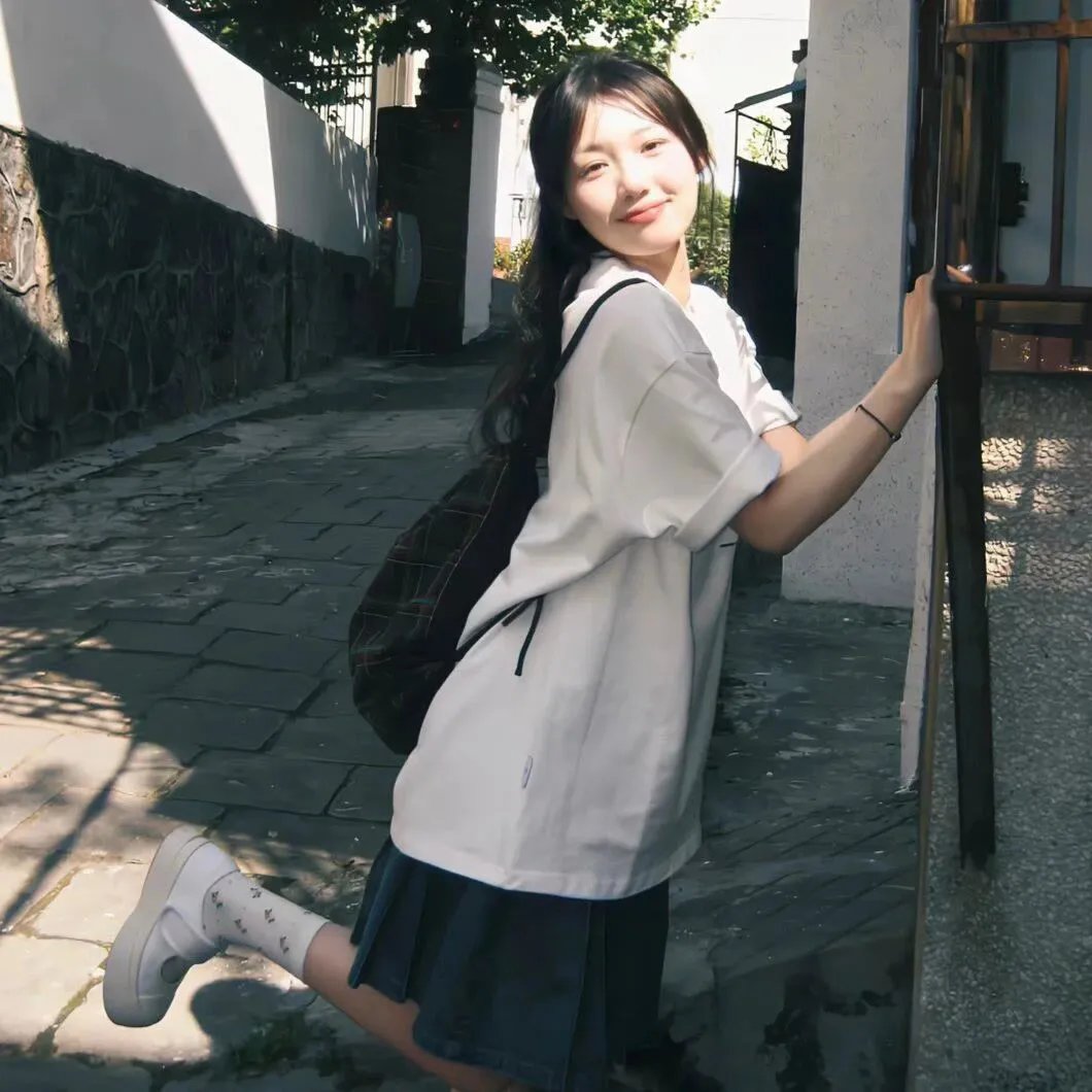 爱疯三次元 海报